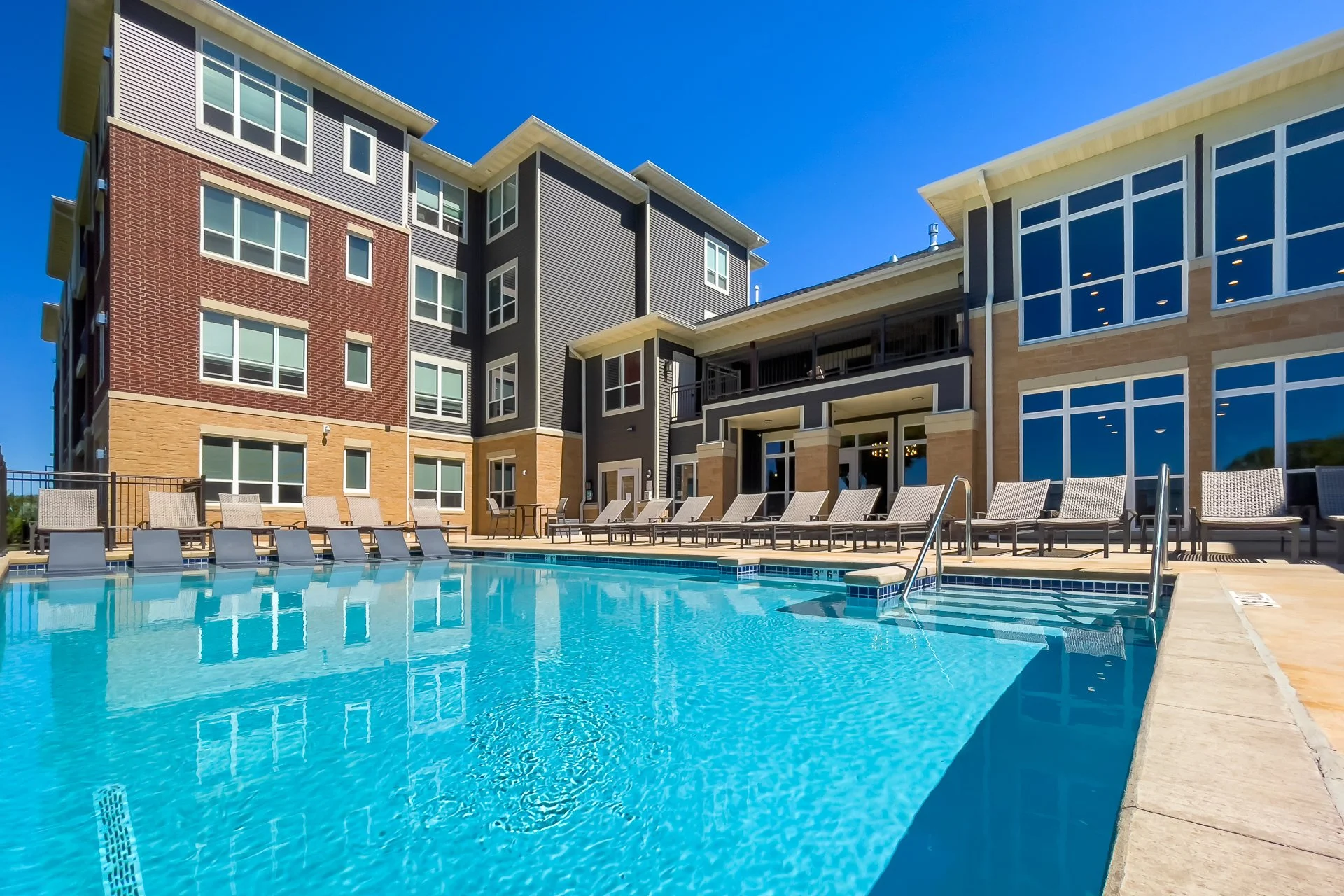 希少Johnson/Forever ハワイAOR The Preserve at Prairie Lakes | Sun Prairie Apartments — Goldleaf